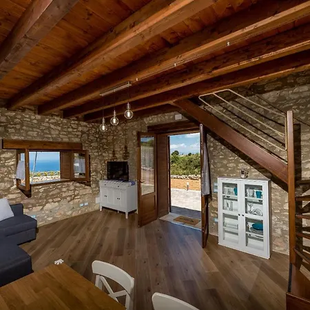 Stone Walls With Jacuzzi *