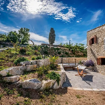 Villa Stone Walls With Jacuzzi Castellammare del Golfo