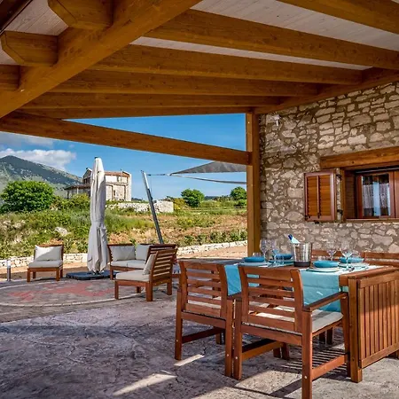 Stone Walls With Jacuzzi Villa Castellammare del Golfo