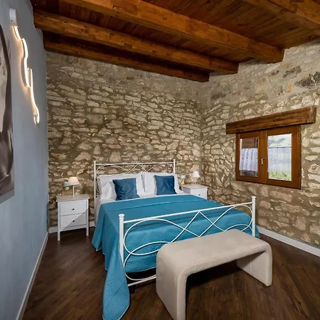 Stone Walls With Jacuzzi * Castellammare del Golfo