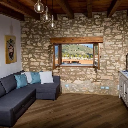 Stone Walls With Jacuzzi *