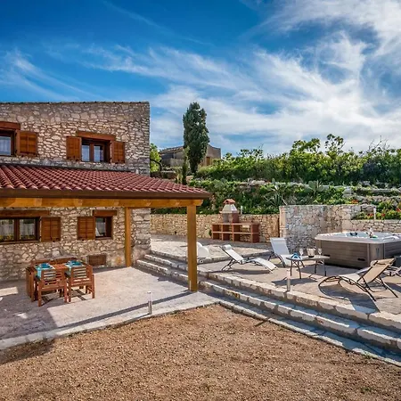 Villa Stone Walls With Jacuzzi