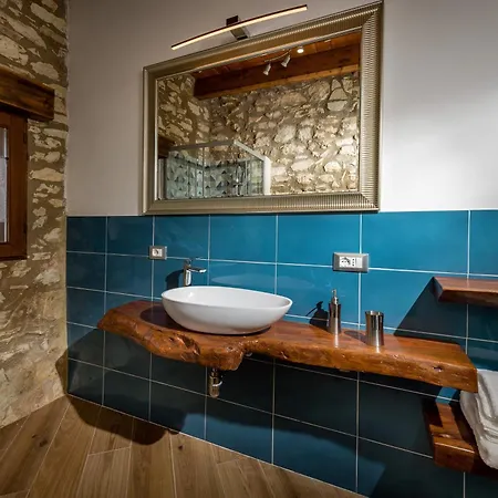 Βίλα Stone Walls With Jacuzzi Castellammare del Golfo