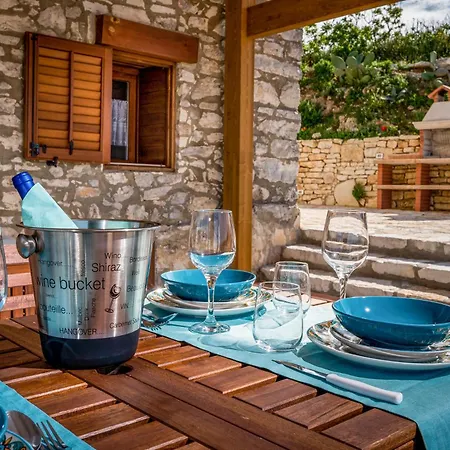 Stone Walls With Jacuzzi *